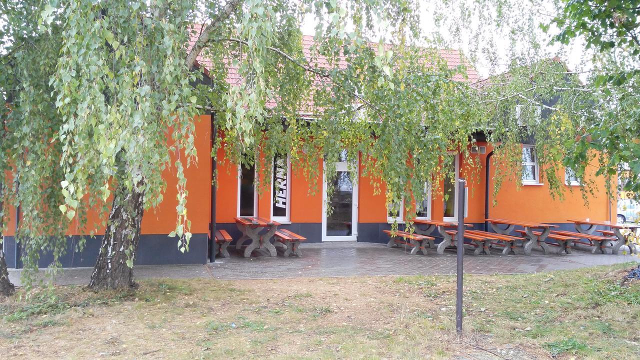 Bed & Parking Eurobit Bed & Breakfast Hrusky  Exterior photo